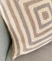 Square pillow garnpakke incl digital opskrift.