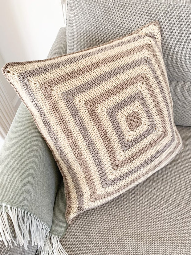 Square pillow garnpakke incl digital opskrift.