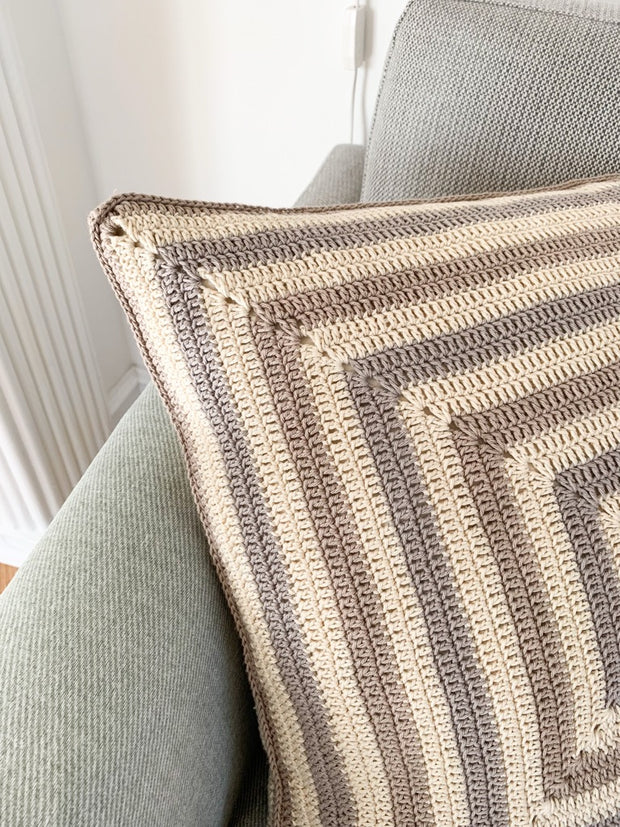 Square pillow garnpakke incl digital opskrift.